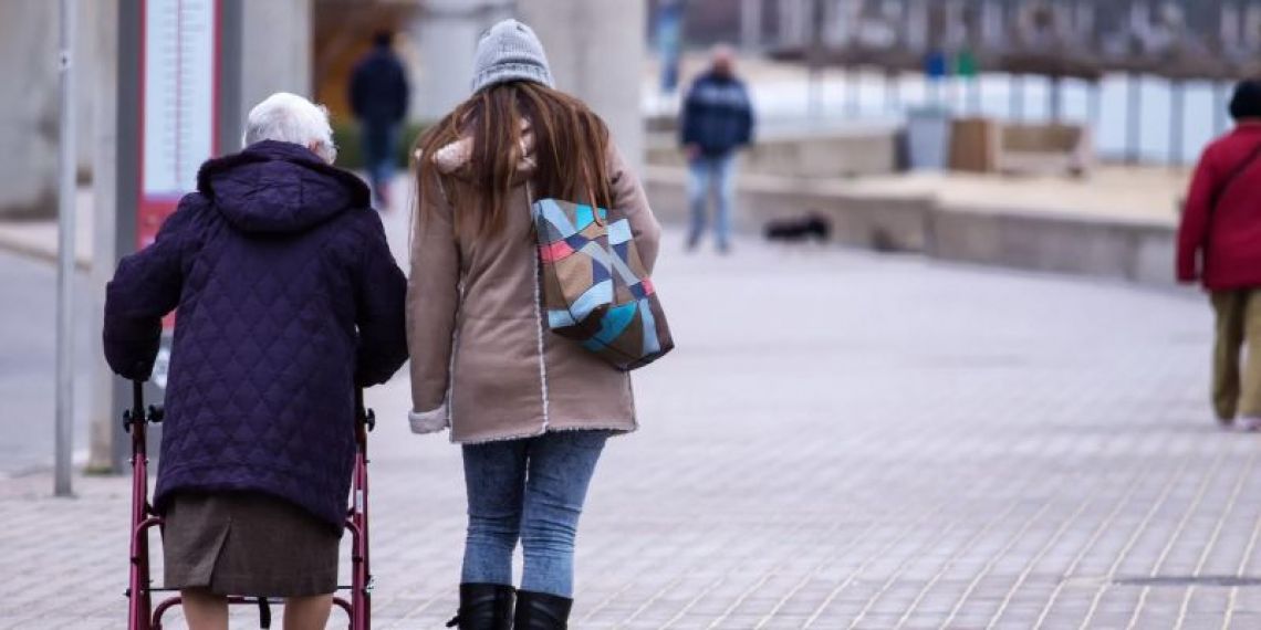 PLFSS 2022 : l'Assemblée nationale vote l'extension du champ d'application du congé de proche aidant