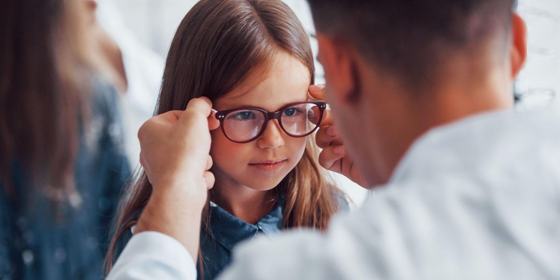 Myopie des enfants : la Sécurité sociale prendra partiellement en charge des verres freinant la progression
