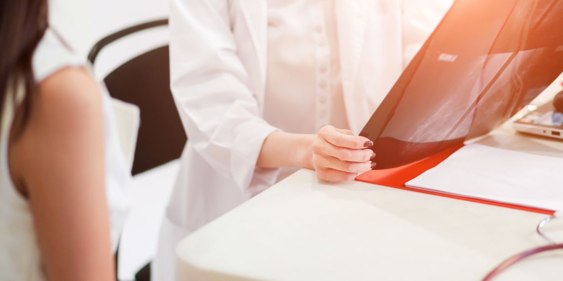 Cancers de la prostate, des testicules ou du sein : une grande banque française facilite l’accès à l’assurance emprunteur