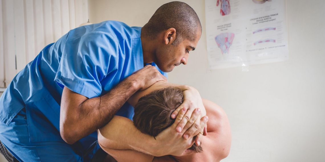 Ostéopathes, naturopathes, chiropracteurs… : vous pouvez maintenant racheter des trimestres pour sécuriser votre retraite !