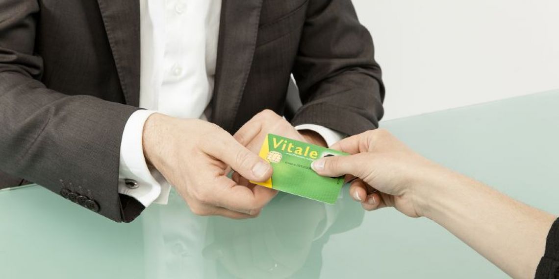 La carte Vitale dématérialisée va être déployée dans toute la France