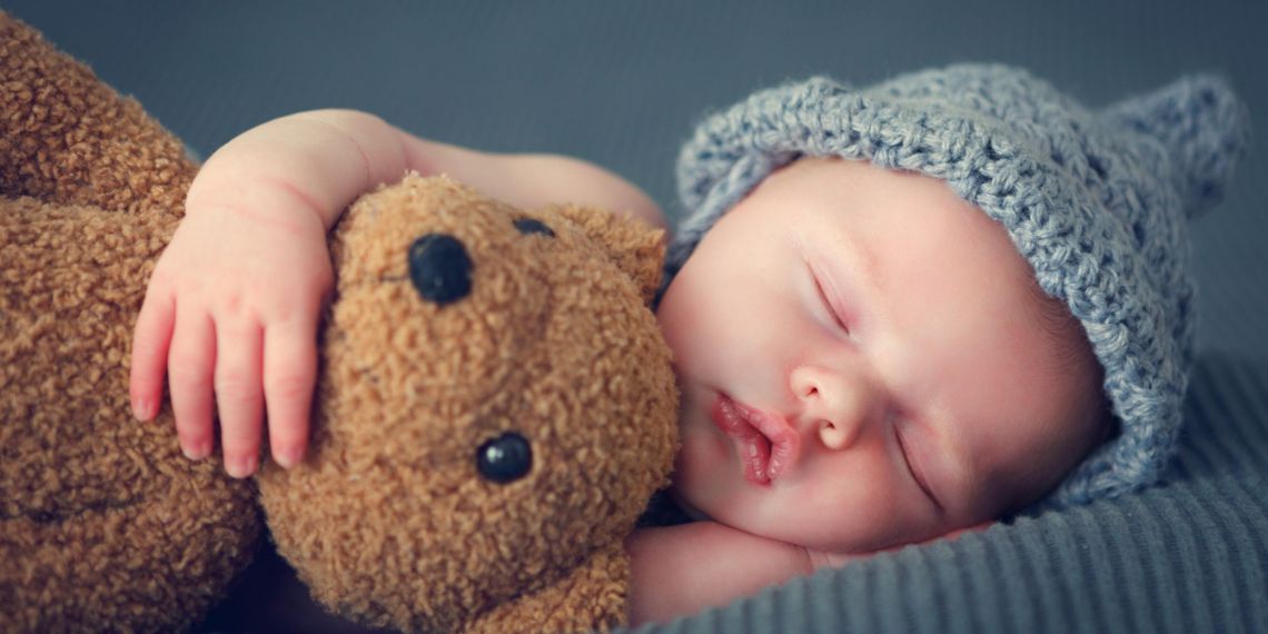 Votre enfant est né par GPA : avez-vous droit au congé maternité, paternité ou d’adoption ?