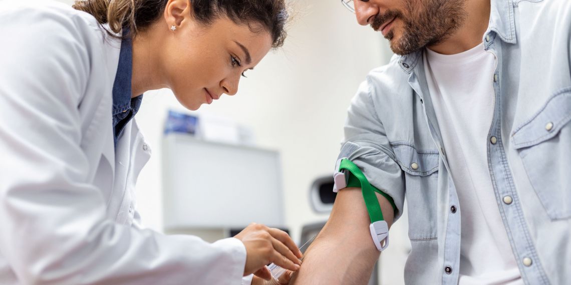 Don du sang sur le temps de travail : vers une autorisation d’absence rémunérée pour les salariés et agents publics