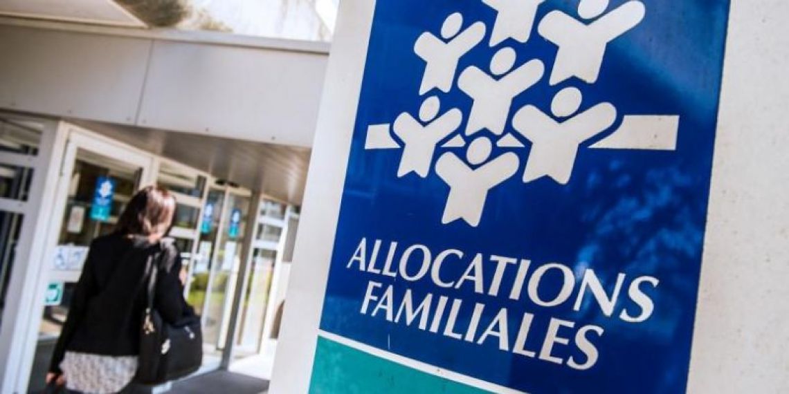 Prestations sociales pour les étrangers : le Sénat durcit les conditions