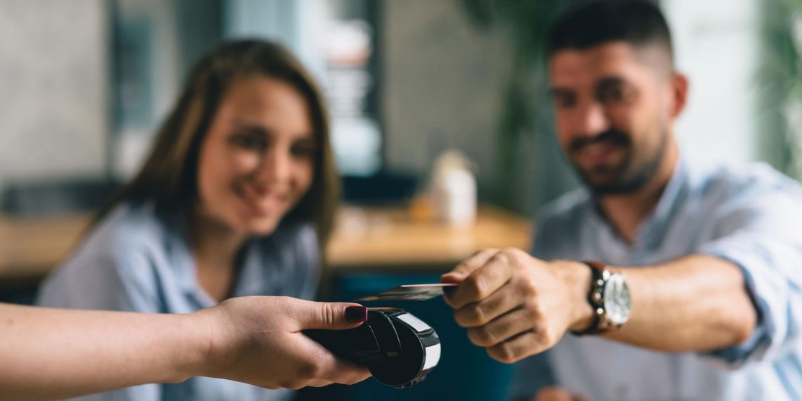 Titres-restaurant : réintégration de l’ensemble de la participation patronale en cas de non-respect du seuil de 50 % (BOSS)