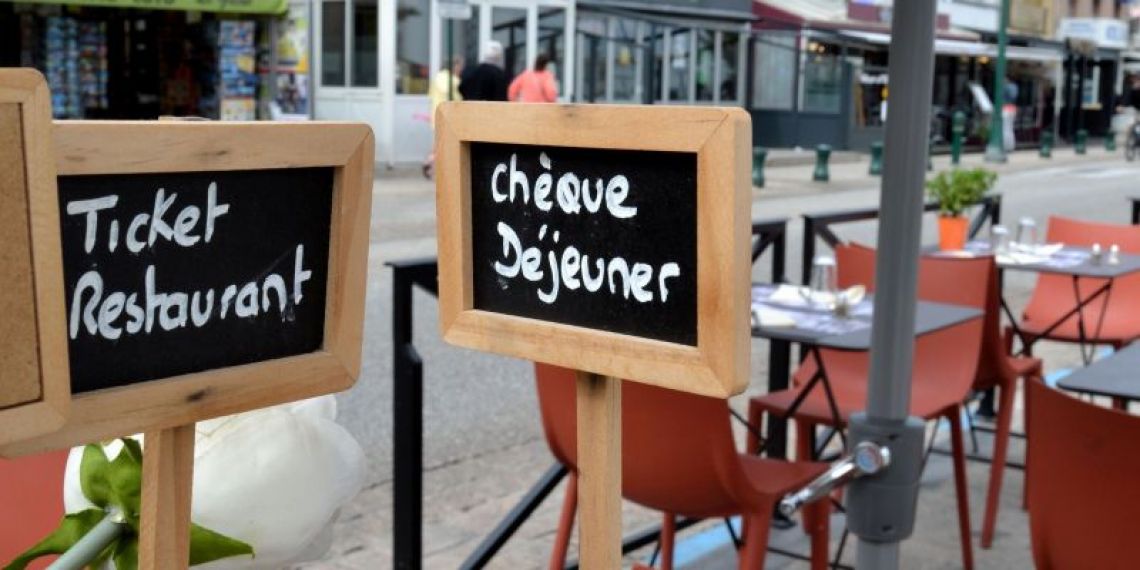 Tickets restaurant : le plafond d’exonération reste de 5,55 € en 2021