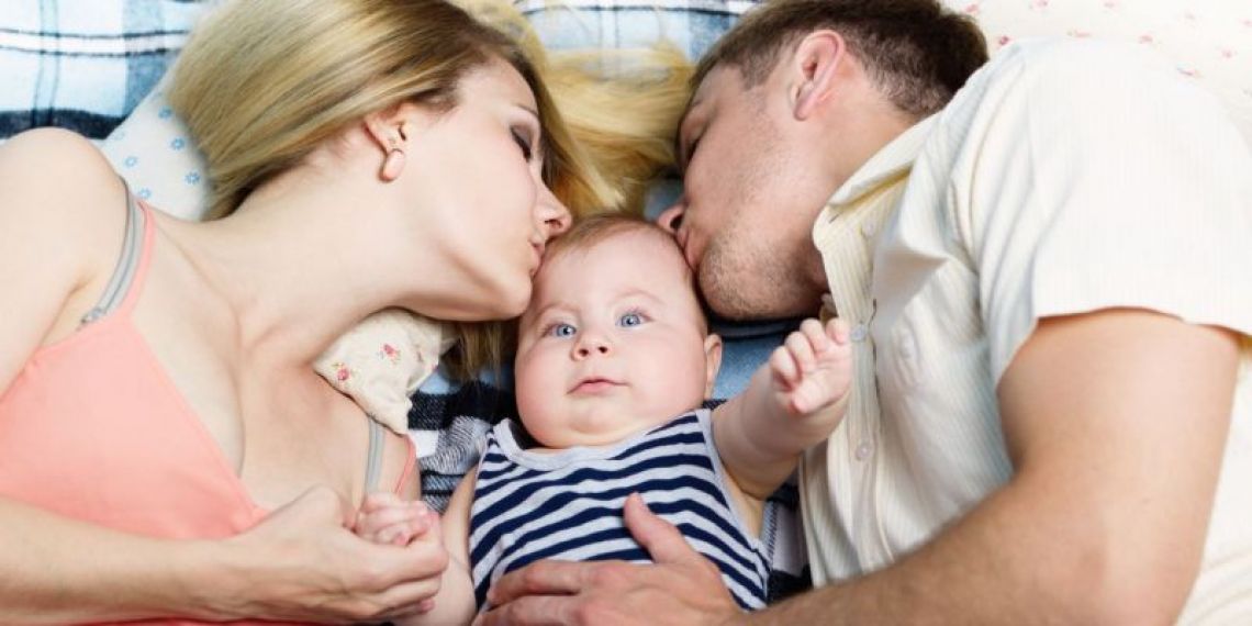 Dix ans après la réforme, le congé parental reste une affaire de mères