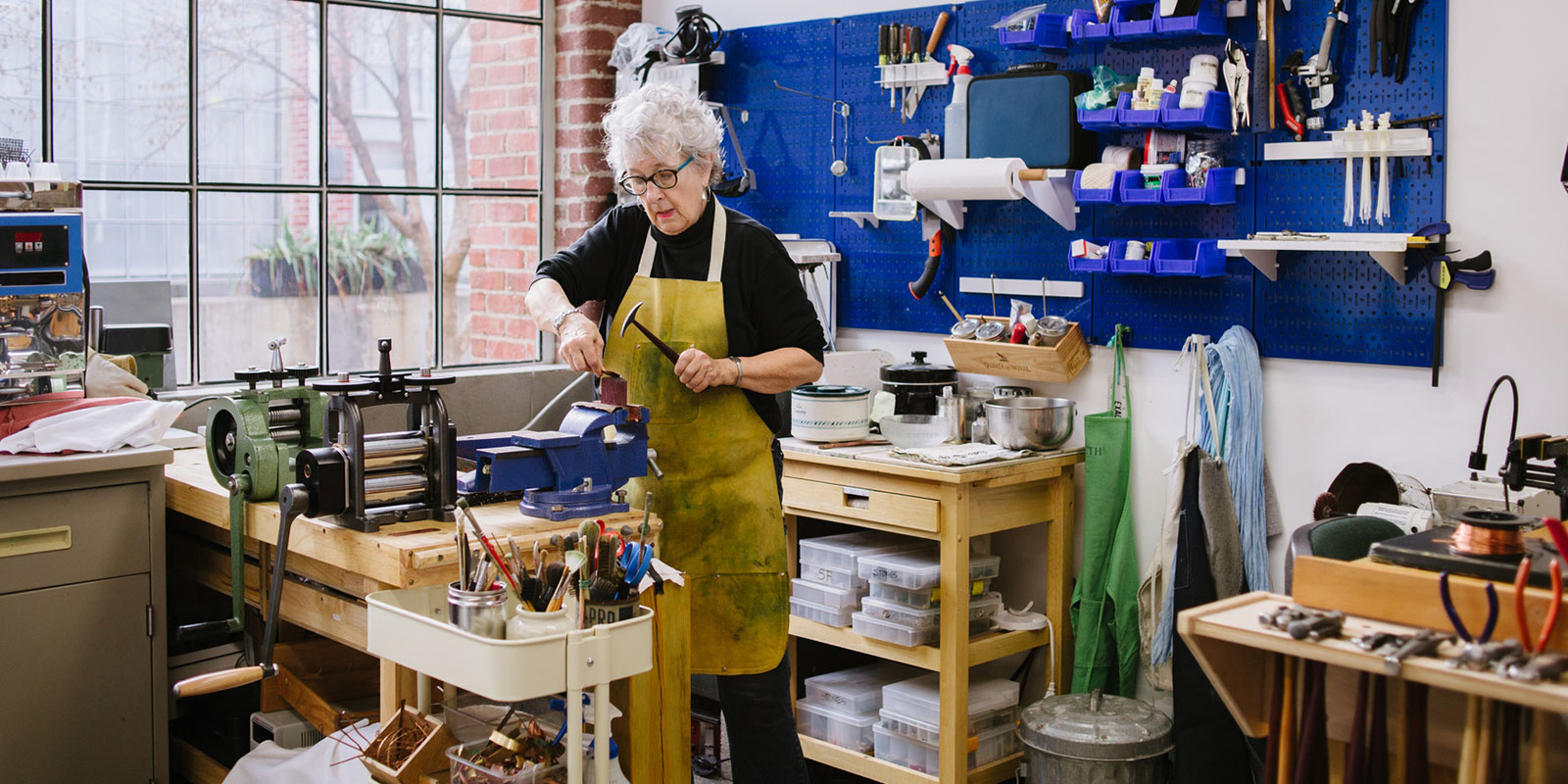 Travailler à la retraite en 2025 : cumul emploi retraite, retraite progressive et surcote